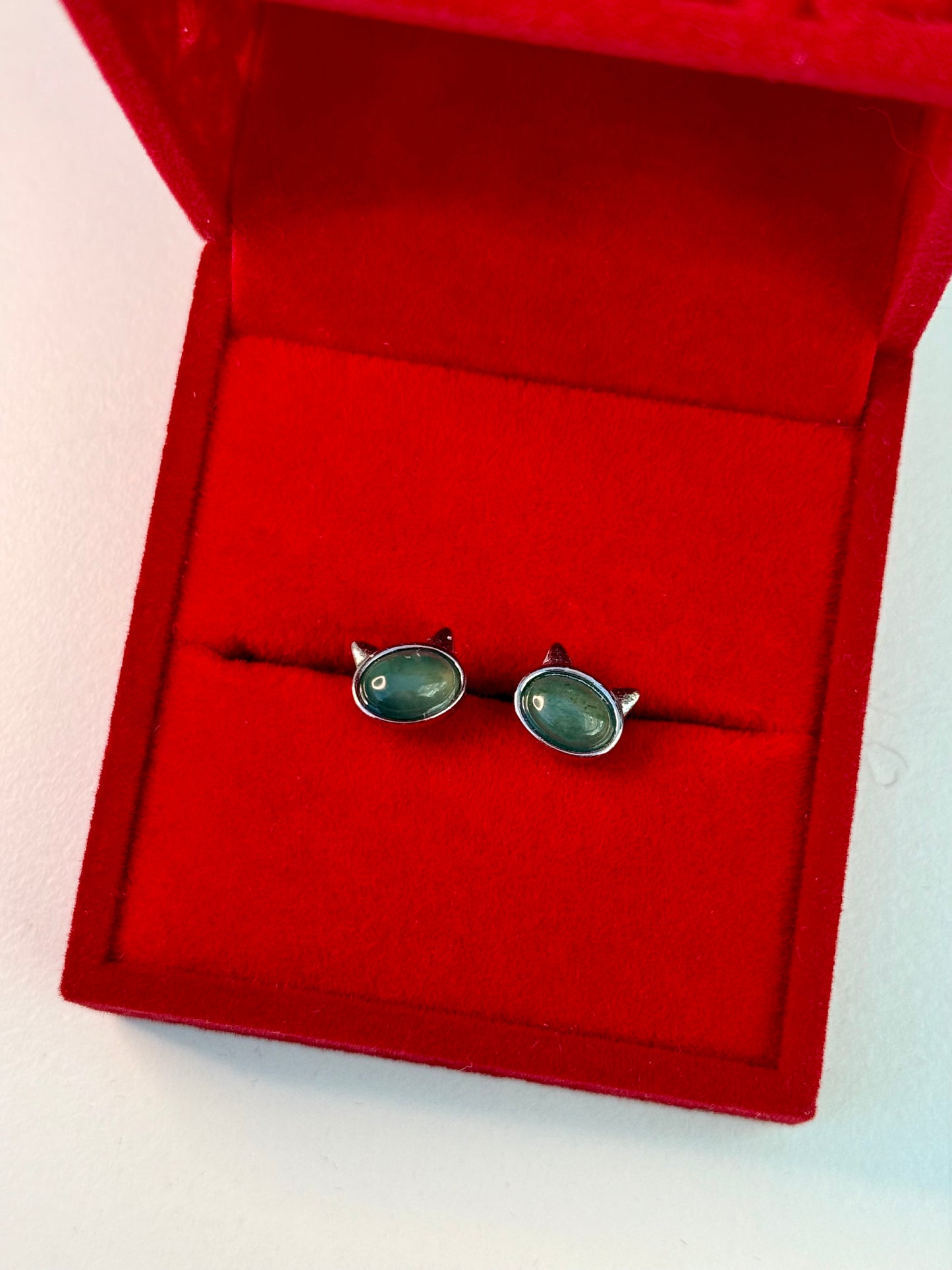 Jade Cat Studs ~ Silver 925 ๐