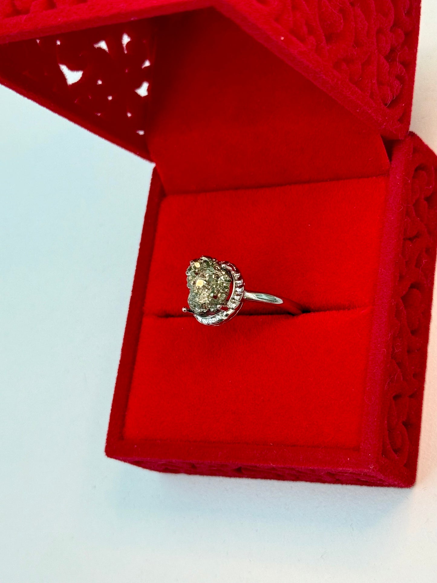 ๐ซ Pyrite Crystal Ring ๐ ๐ซ
(Adjustable Stainless Steel โข Silver โข Raw Pyrite Drizzy)