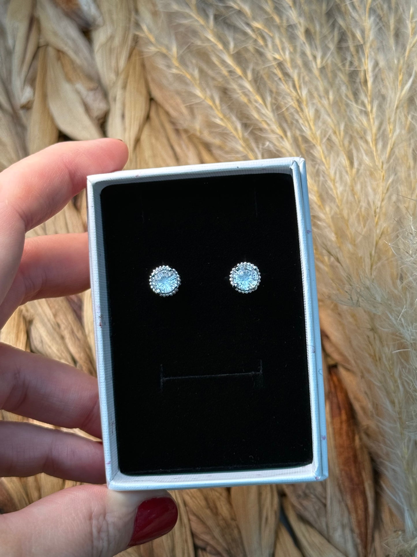 Luxury Faceted Quartz Studs โจ
Set in 925 Sterling Silver