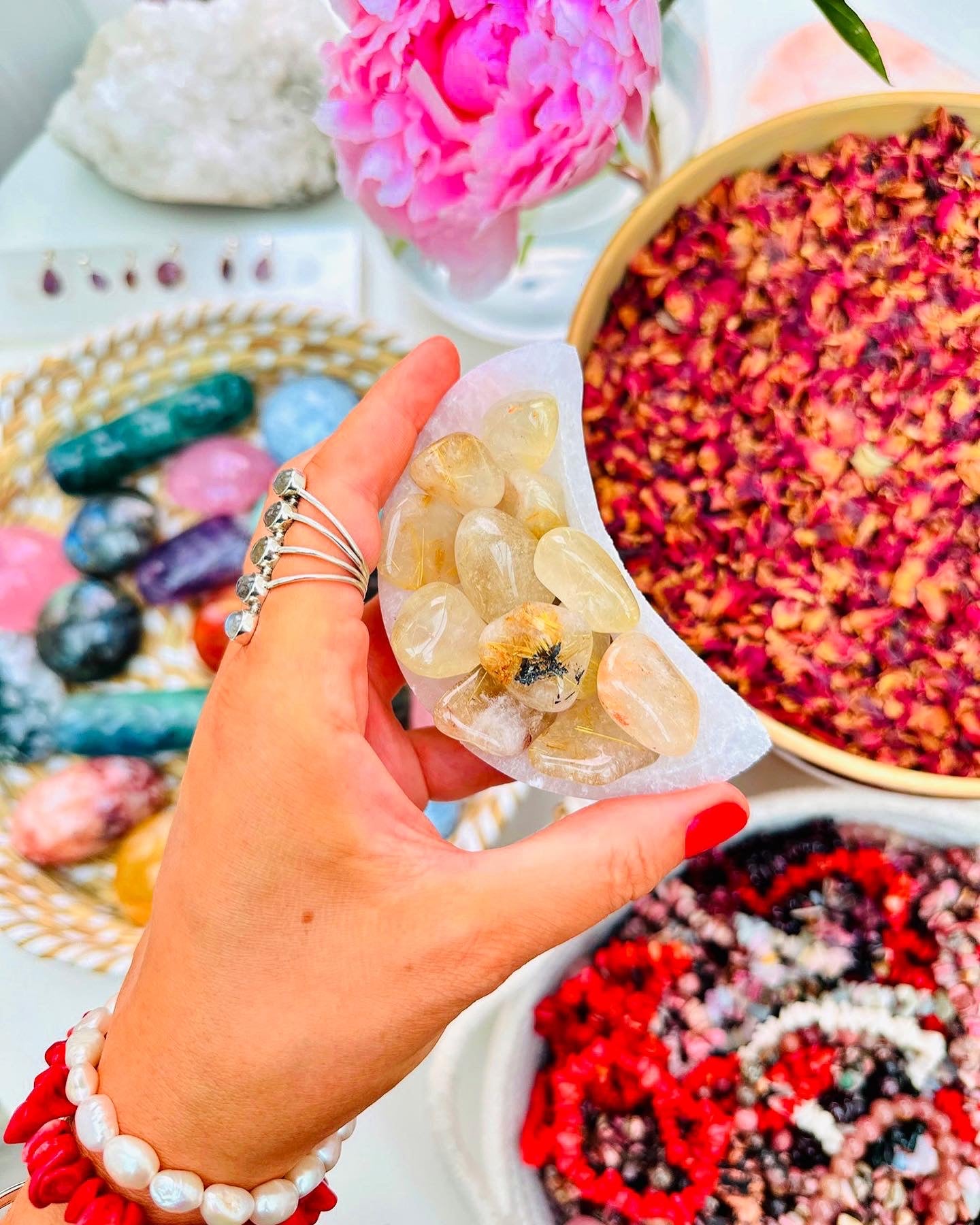 Rutilated Quartz Crystals đ¤Šâ¨