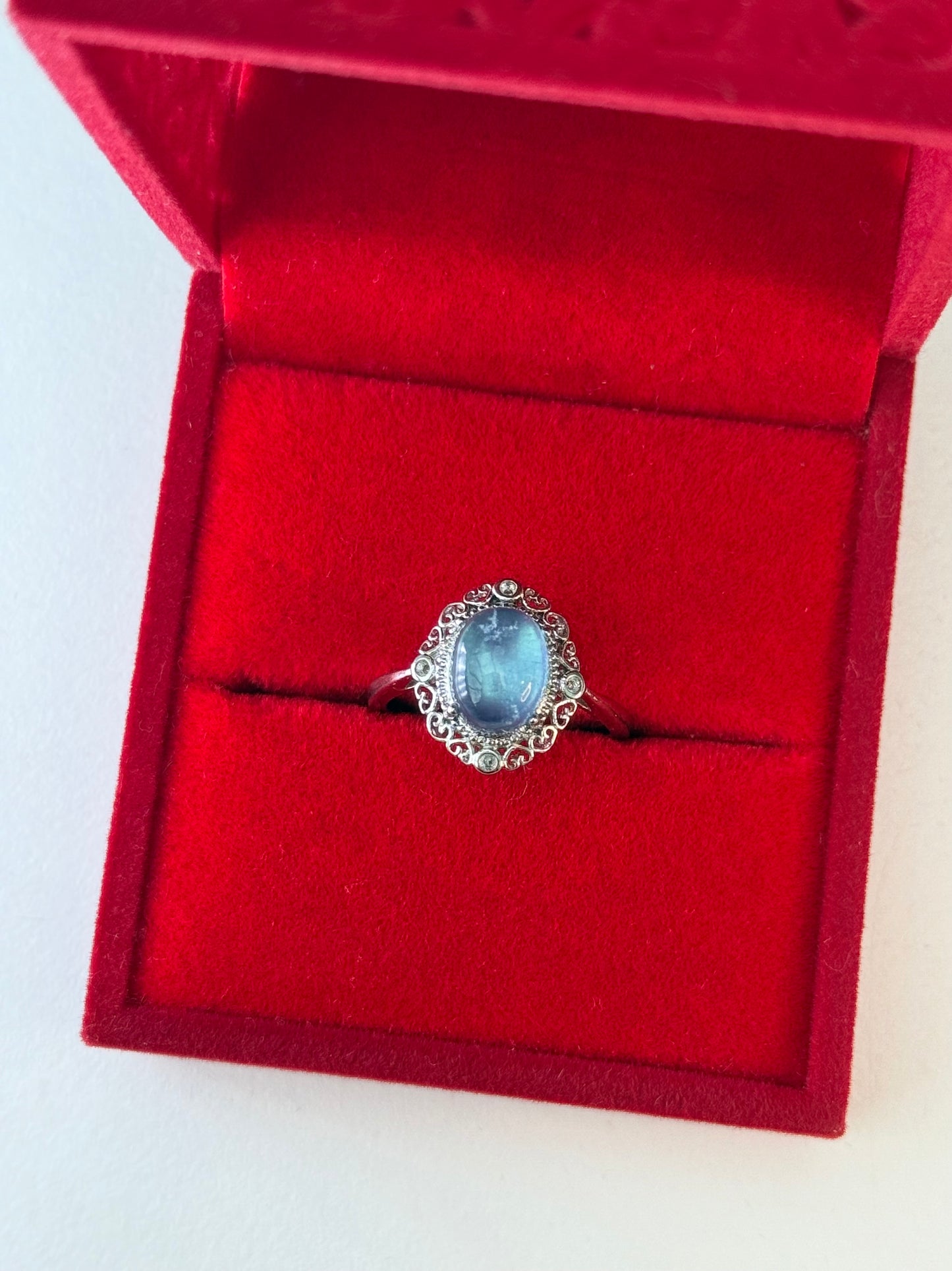 Elegant Aquamarine Ring 💎🌊