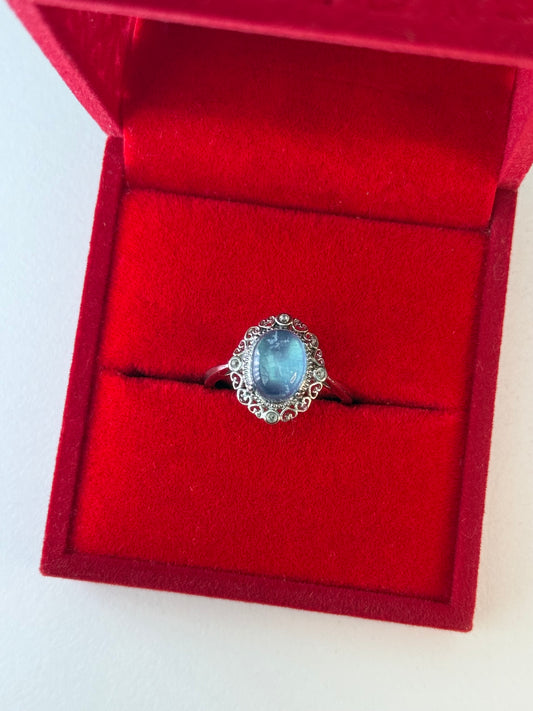 Elegant Aquamarine Ring 💎🌊
