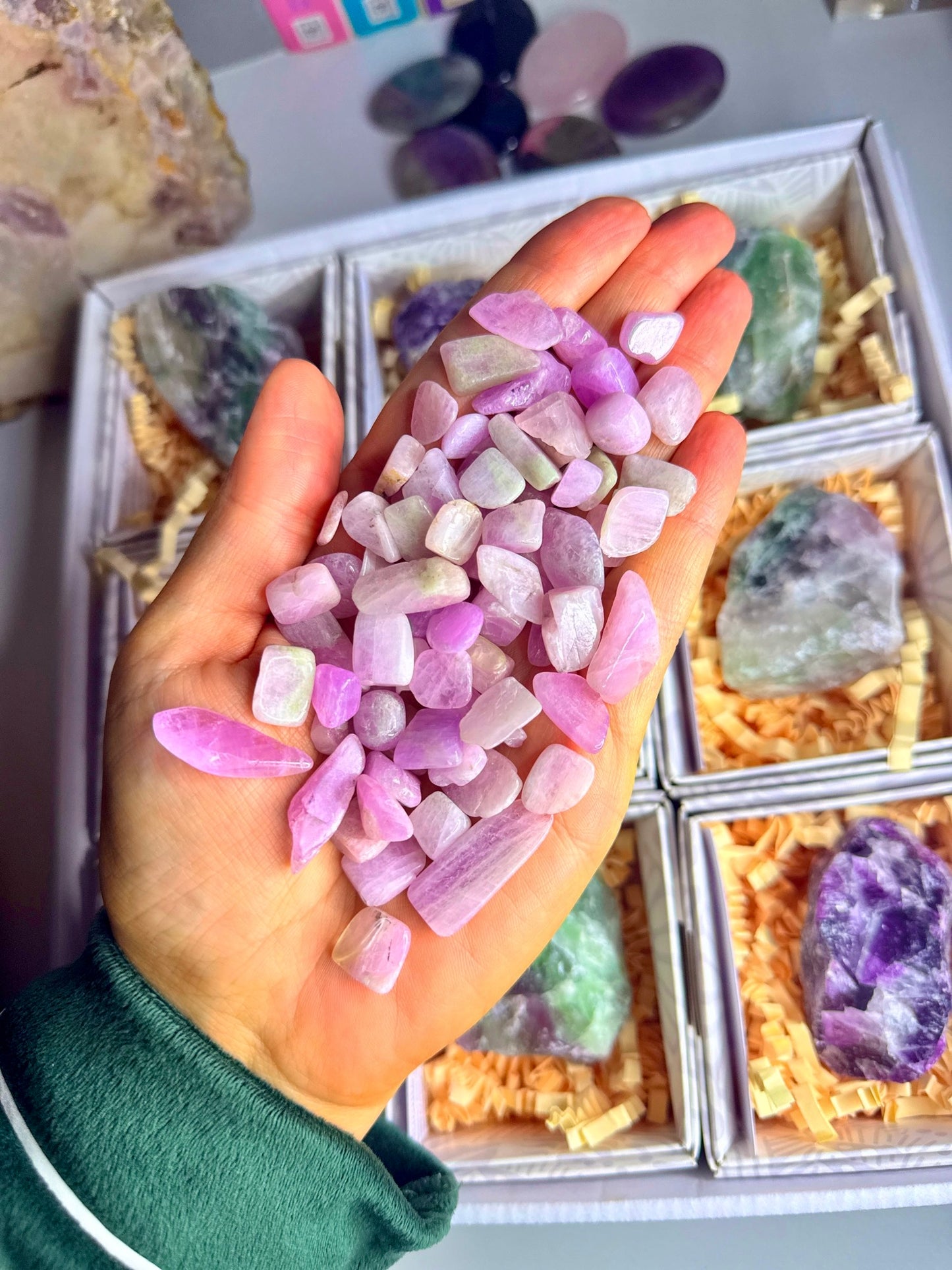 AA Grade Kunzite ~ Crystal of Pure Love & Emotional Healing 💗