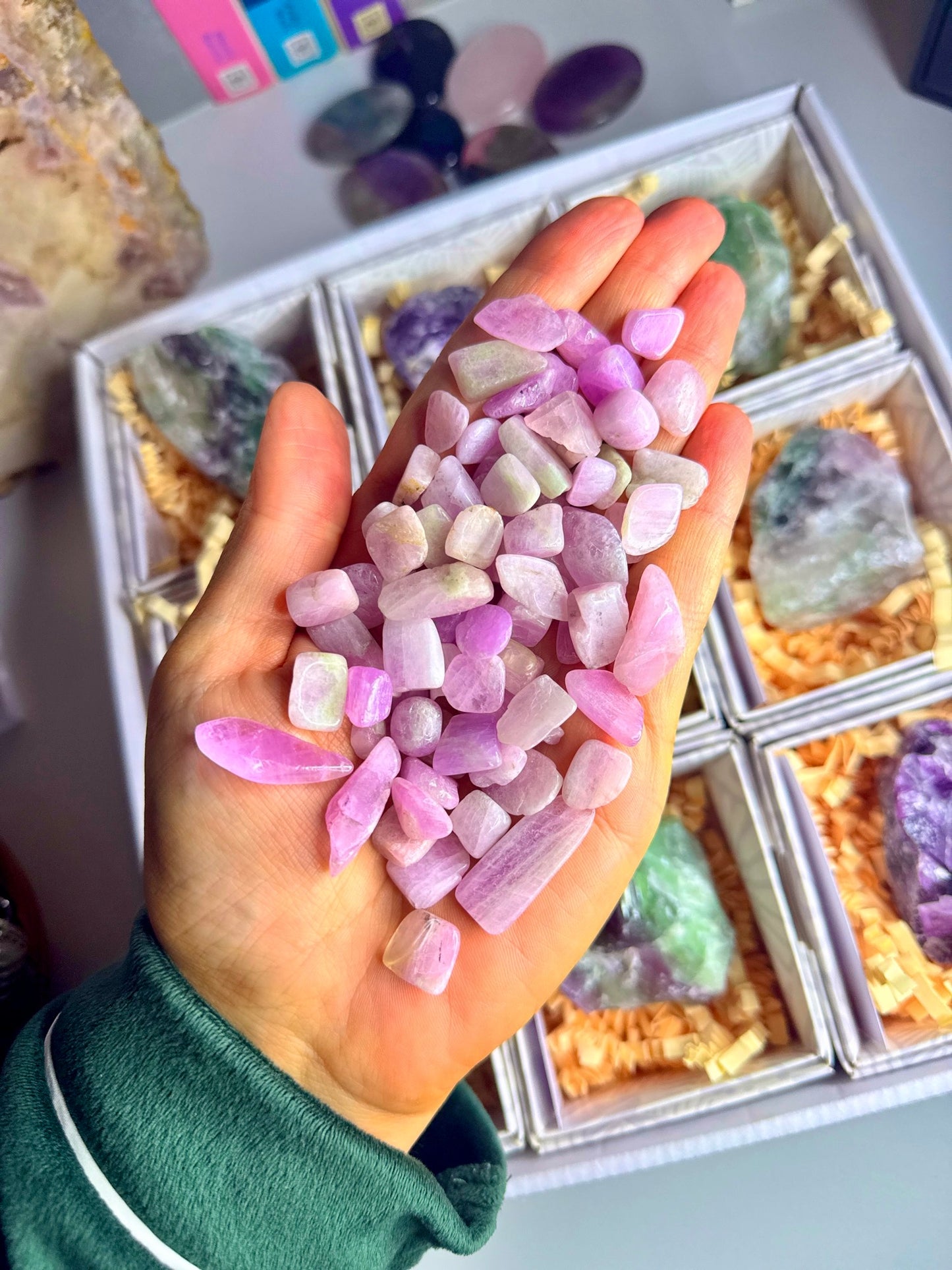 AA Grade Kunzite ~ Crystal of Pure Love & Emotional Healing 💗