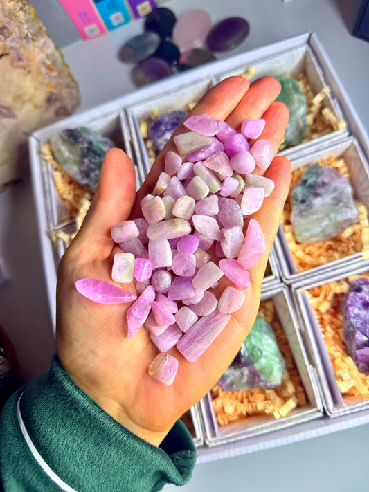 AA Grade Kunzite ~ Crystal of Pure Love & Emotional Healing 💗