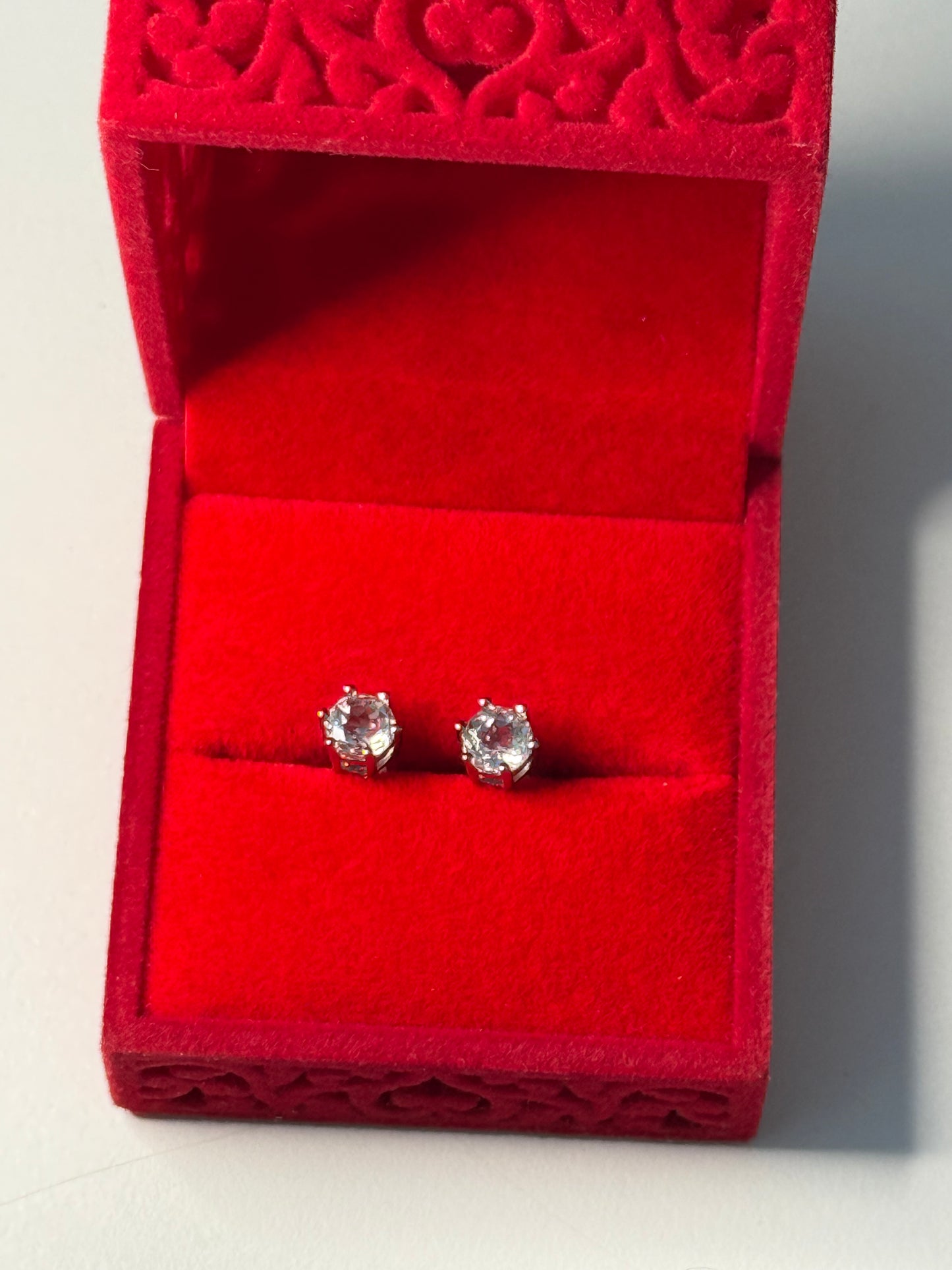 Quartz Silver 925 Studs 💎